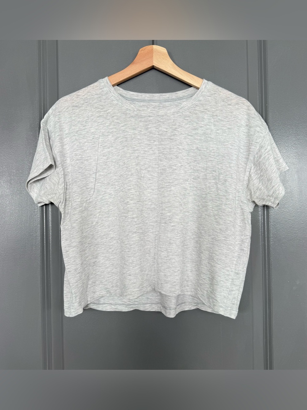 Lululemon Heathered Core Light Gray Cates Cropped Tee Size 6